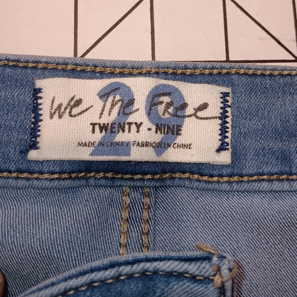 We The Free bell bottom wide Flare jeans, 29 waist 30.5" inseam, Great condition - Picture 4 of 6